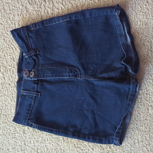 Angry Rabbit Stretchy Dark Wash Denim Jean Shorts Size 26/3 - Picture 1 of 5